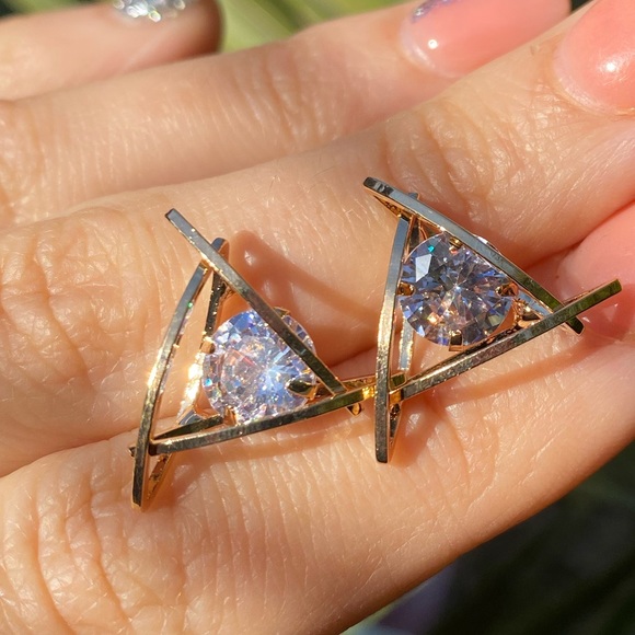 NEW 18k gold plated diamond earrings - Picture 4 of 4